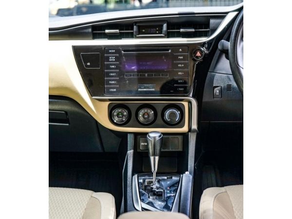 2017 Toyota Corolla Altis 1.6  E CNG Sedan รูปที่ 5